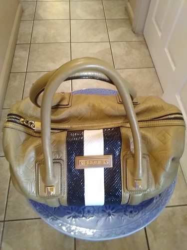 Metallic gold - -,