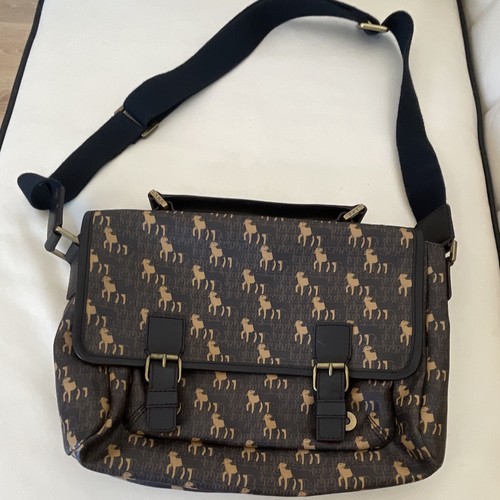 Brown giraffe animal - l.a.m.b.,
